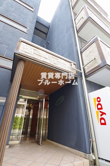 建物外観　鉄骨造4階建ての建物です！