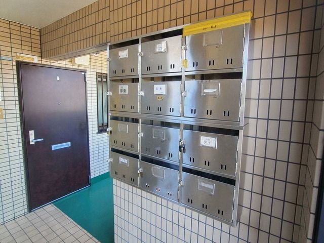 ロビー　☆集合ポスト☆