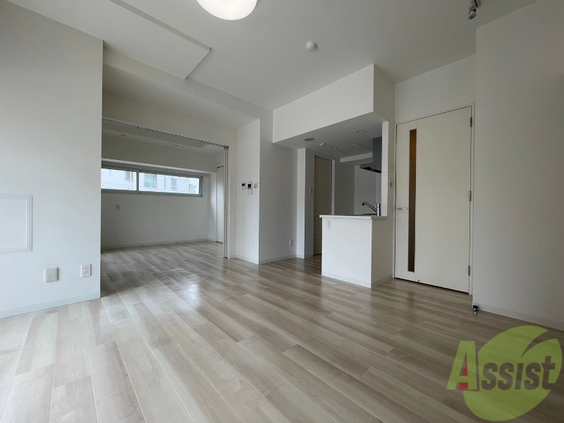 居室・リビング　広くてキレイなお部屋が広がっていて、充実した生活が送れそう。