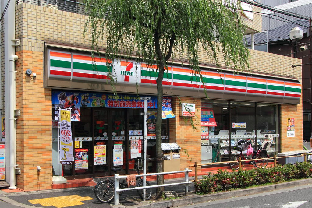 コンビニ　セブンイレブン中野上高田店（コンビニ）まで136m