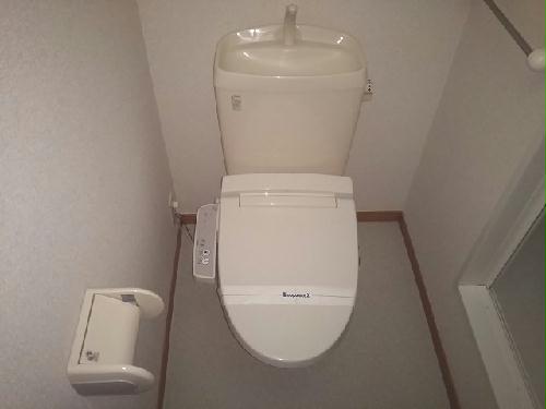 トイレ　温水洗浄便座完備　一人暮らしにも嬉しいバス・トイレ別