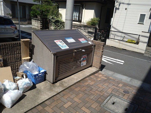その他設備　ダストボックス