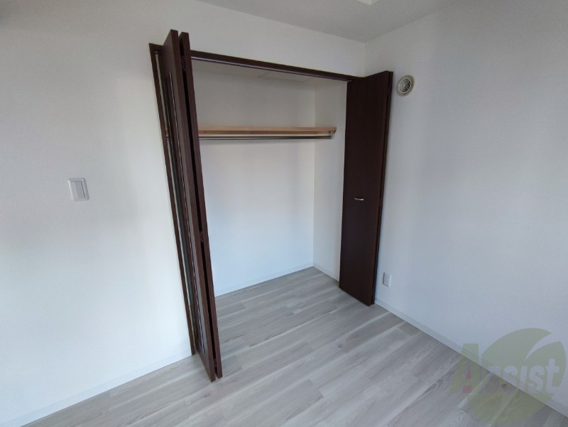収納　寝室の収納です。部屋がすっきり片付きます。