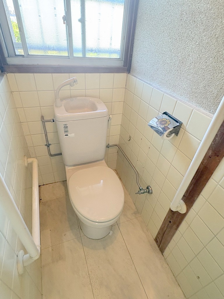 近鉄大阪線 大阪教育大前駅 徒歩25分 2階建 築49年のトイレ写真