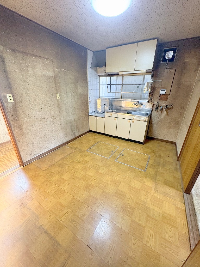 近鉄大阪線 大阪教育大前駅 徒歩25分 2階建 築49年の居間写真