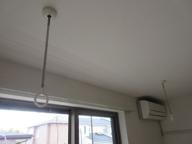 その他部屋・スペース　雨の日のお出掛けも安心　室内物干フック