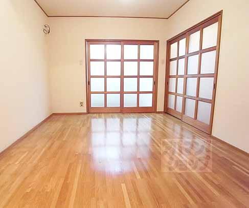 東竪町貸家の居間写真