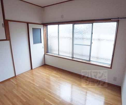 東竪町貸家の居間写真