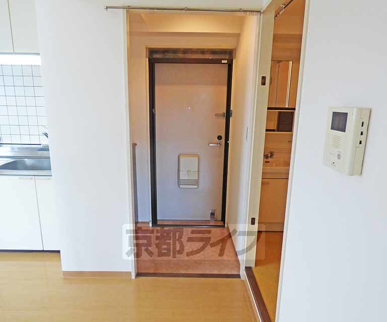 玄関　広々とした玄関です。