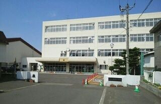 小学校　札幌市立西園小学校（小学校）まで750m