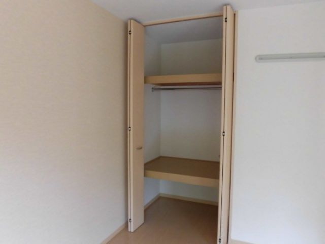ロイヤルパーク 弐番館の内装写真