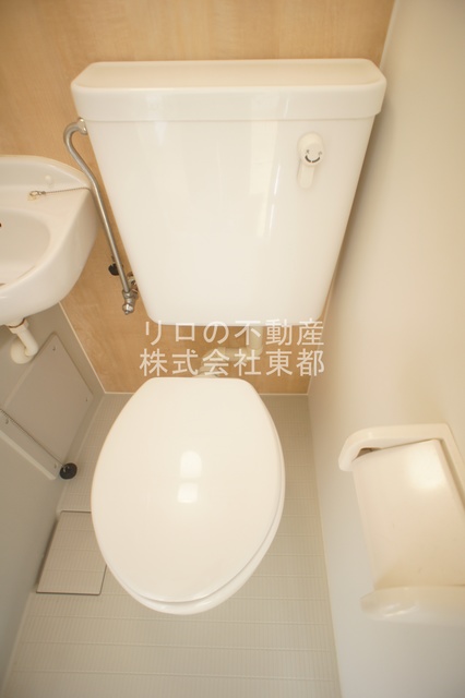 京王線 柴崎駅 徒歩8分 4階建 築44年のトイレ写真