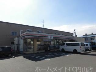 コンビニ　セブンイレブン札幌新川通り店（コンビニ）まで377m