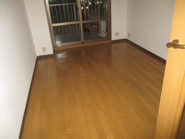 ＪＲ山手線 新大久保駅 徒歩7分 8階建 築28年のトイレ写真