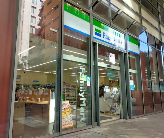 コンビニ　ファミリーマート 汐留イタリア街店（コンビニ）まで346m