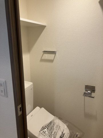 ＪＲ東海道本線 新大阪駅 徒歩8分 9階建 築1年のトイレ写真