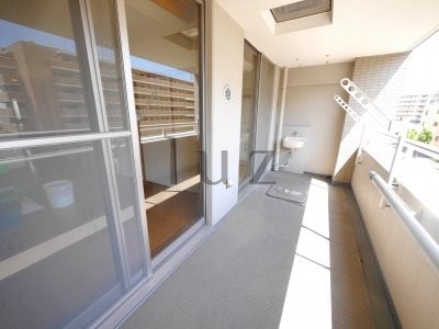 バルコニー　日当たり良好のバルコニーです。