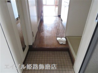 ジュネス伊伝居IIの玄関写真
