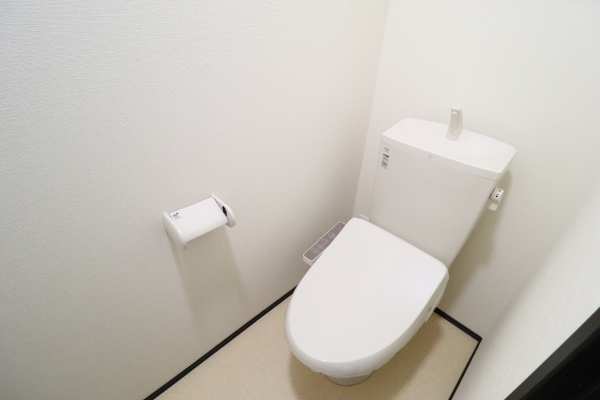 ＪＲ常磐線 赤塚駅 徒歩23分 2階建 築4年のトイレ写真