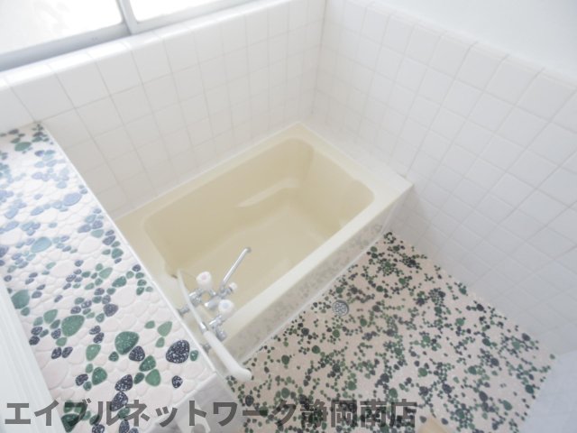 バス・シャワールーム　お風呂で日々の疲れを落としましょう