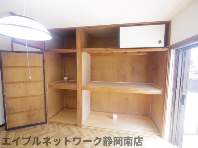 収納　たっぷりとした収納スペースです