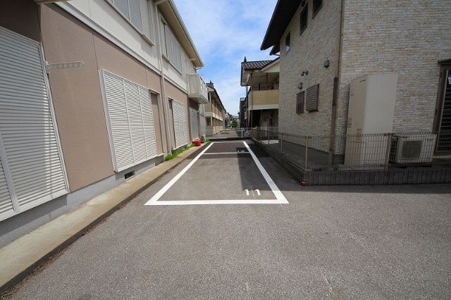 駐車場　縦列駐車場