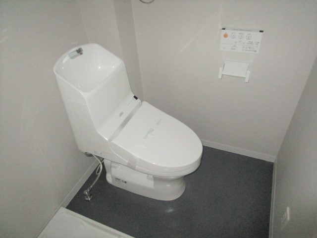 小田急小田原線 相武台前駅 徒歩5分 2階建 築10年のトイレ写真