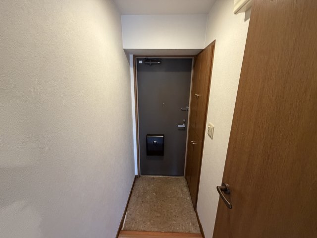ファイブコート今川の玄関写真