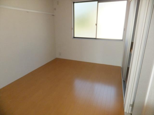 サンビレッジ八番館の居間写真