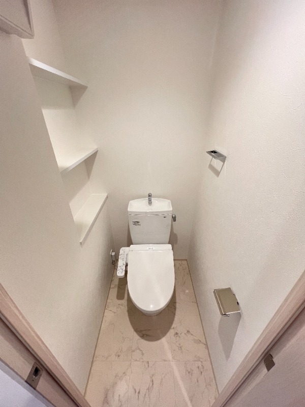 近鉄けいはんな線 荒本駅 徒歩5分 11階建 築2年のトイレ写真