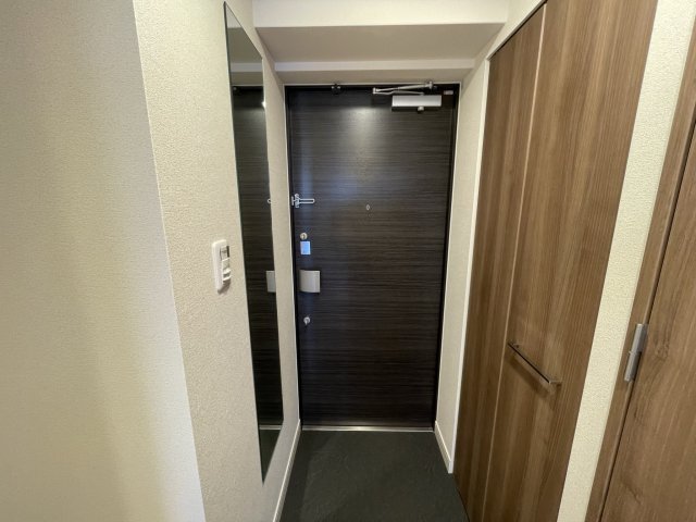ＪＲ東海道本線 新大阪駅 徒歩5分 15階建 築7年の玄関写真