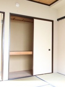 収納　押入