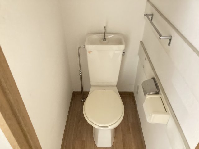 トイレ　別のお部屋の写真です