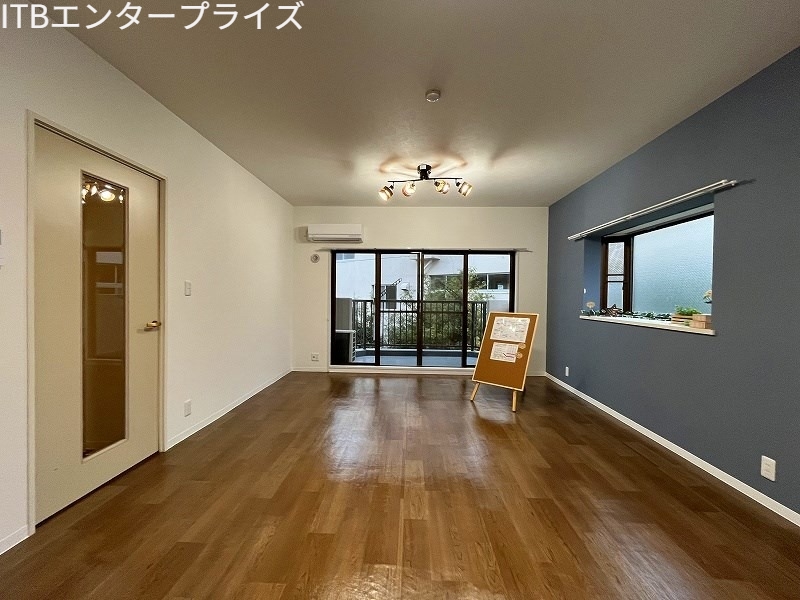 バーディー蜆塚の居間写真