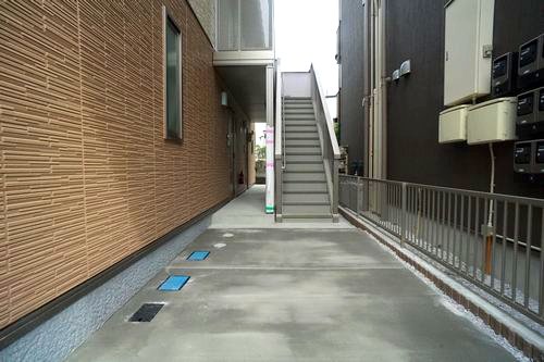 江ノ島電鉄線 腰越駅 徒歩5分 2階建 築8年の外観写真