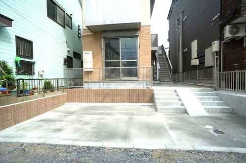 江ノ島電鉄線 腰越駅 徒歩5分 2階建 築8年の外観写真
