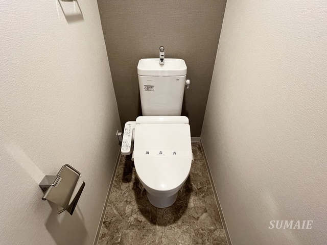 トイレ　温水洗浄機能付きトイレです★