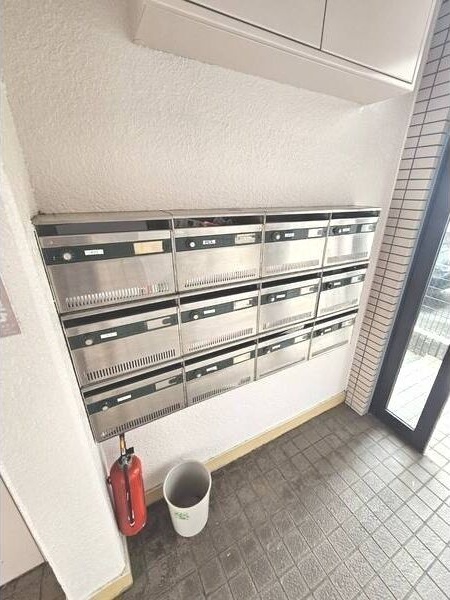 地下鉄鶴舞線 上小田井駅 徒歩4分 4階建 築32年の外観写真