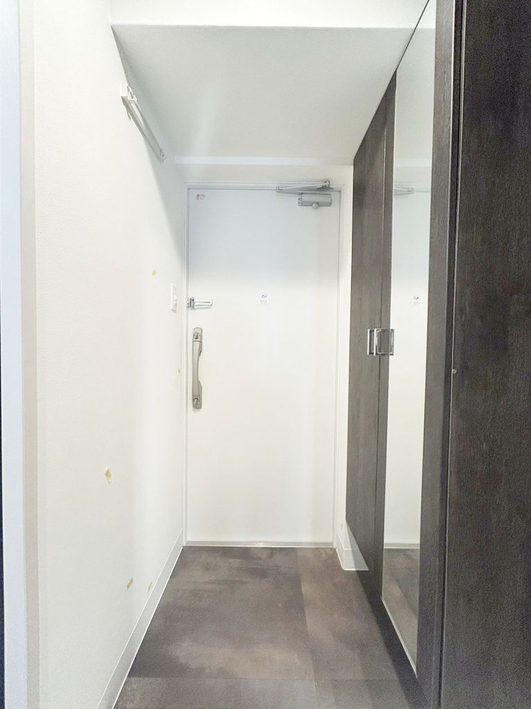LEGEND紺屋町の玄関写真
