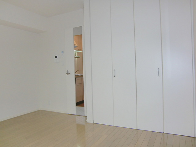 居室・リビング　白を基調とした明るいお部屋