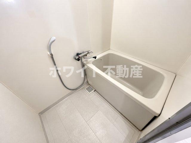 バス・シャワールーム　ユニットバス（追い炊き機能付きに交換予定）