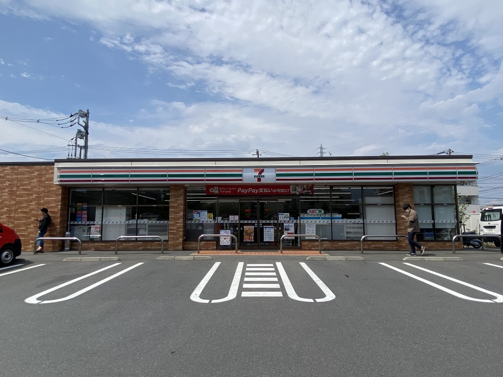 コンビニ　セブンイレブン 足立一ツ家2丁目店（コンビニ）まで318m