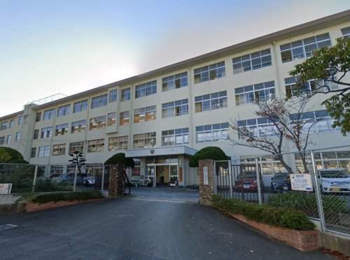 小学校　福岡市立下山門小学校（小学校）まで605m