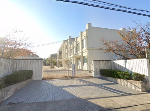 中学校　福岡市立下山門中学校（中学校）まで34m