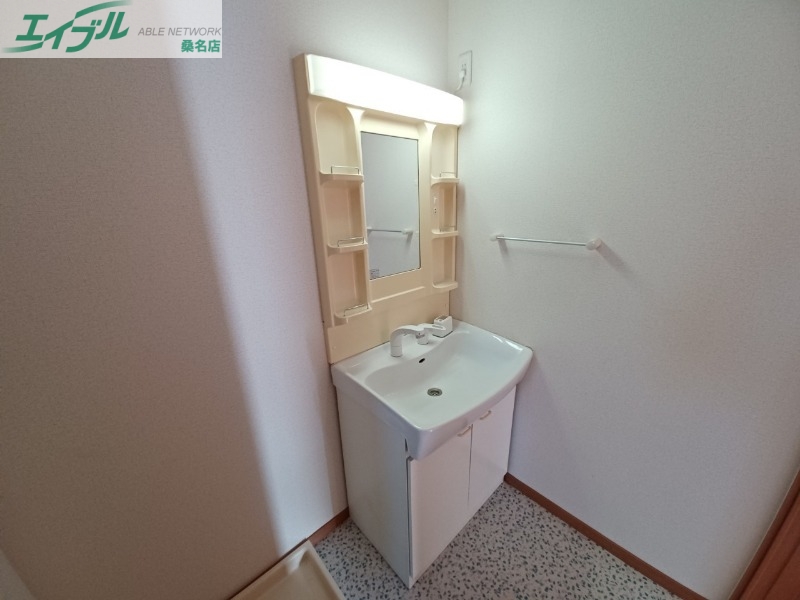 洗面設備　別部屋参考写真です