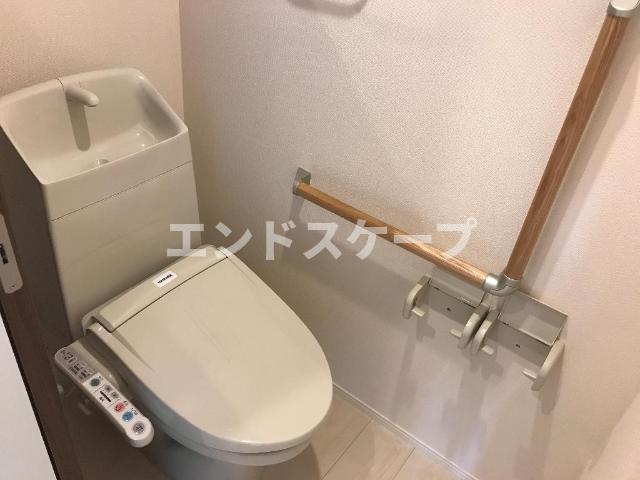ＪＲ上越線 井野駅 徒歩24分 2階建 築10年のトイレ写真
