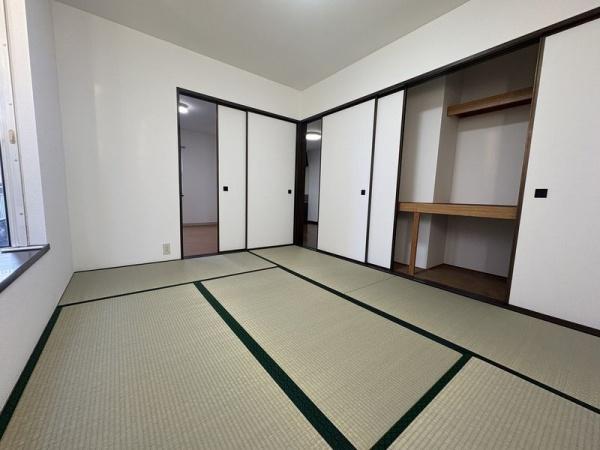 東武伊勢崎線 獨協大学前駅 バス乗車時間：5分 最寄りバス停で下車 徒歩3分 2階建 築32年の内装写真