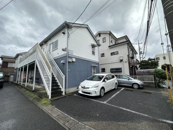 東武伊勢崎線 獨協大学前駅 バス乗車時間：5分 最寄りバス停で下車 徒歩3分 築32年