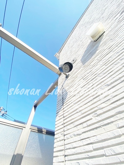 京急本線 県立大学駅 徒歩2分 2階建 築15年の外観写真