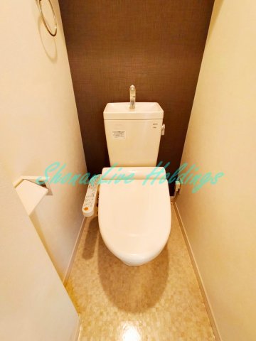 京急本線 県立大学駅 徒歩2分 2階建 築15年のトイレ写真
